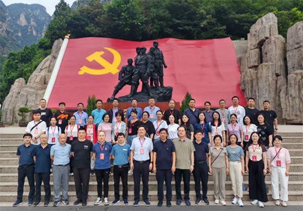 西柏坡红色教育.jpg 西柏坡红色教育.jpg