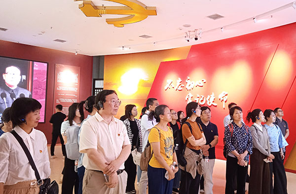 西柏坡红色教育基地.png 西柏坡红色教育基地.png